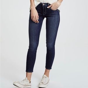 Mother - Looker Crop Jeans - 28